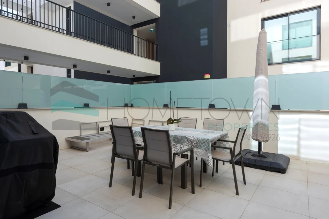 Apartamento T2 para Venda em Quarteira Foto 4