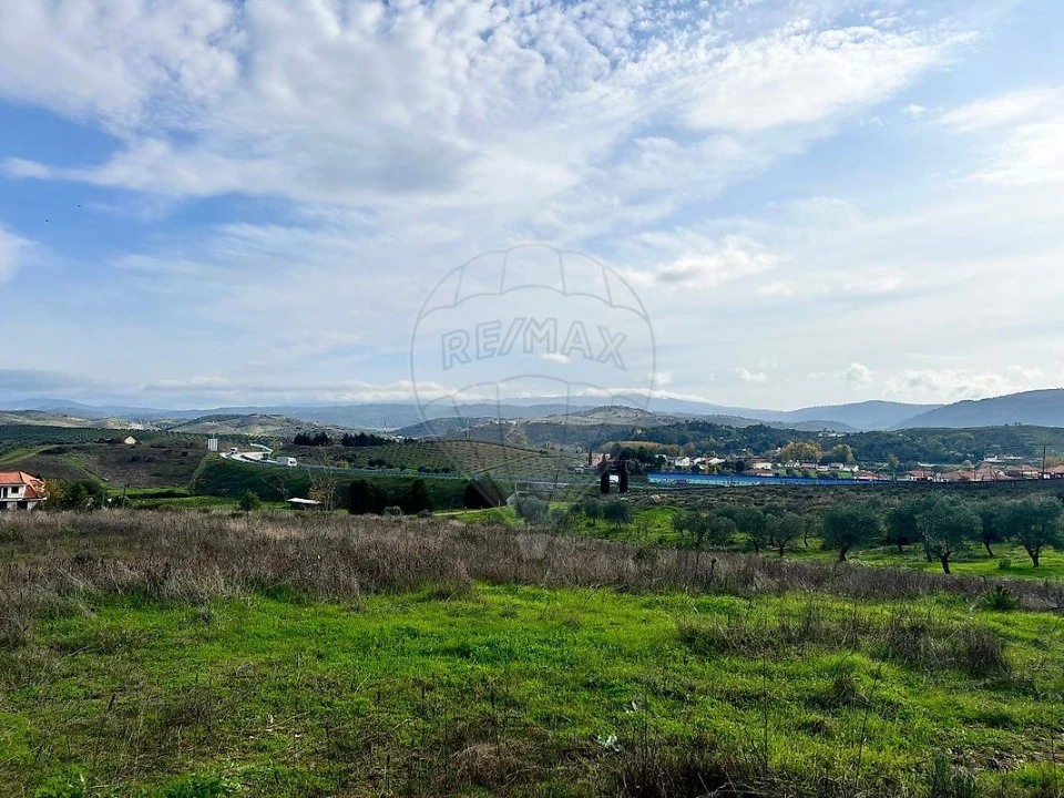 Terreno para Venda em Carvalhais Foto 1