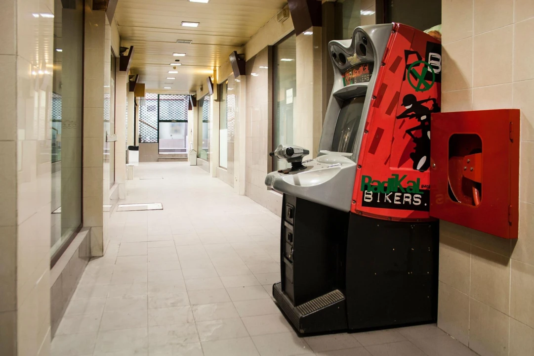 Negócio para Venda em Póvoa de Santa Iria e Forte da Casa Foto 1