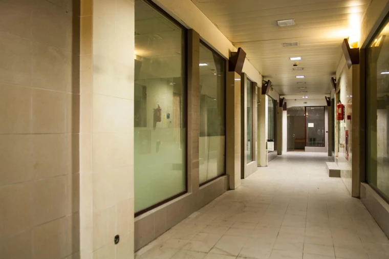 Negócio para Venda em Póvoa de Santa Iria e Forte da Casa Foto 2