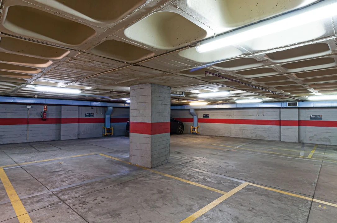 Garagem para Arrendamento em Santa Maria Maior Foto 6