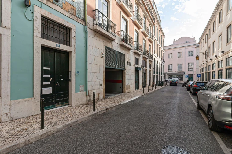 Garagem para Arrendamento em Santa Maria Maior Foto 1