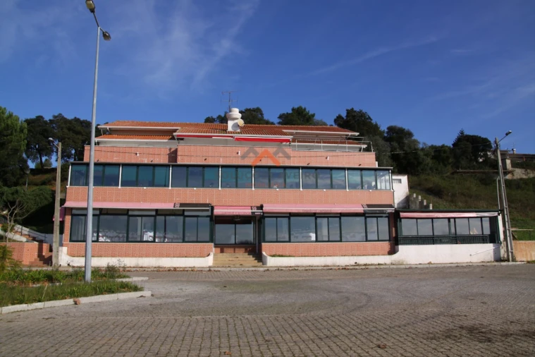 Negócio para Venda em Travassô e Óis da Ribeira Foto 2