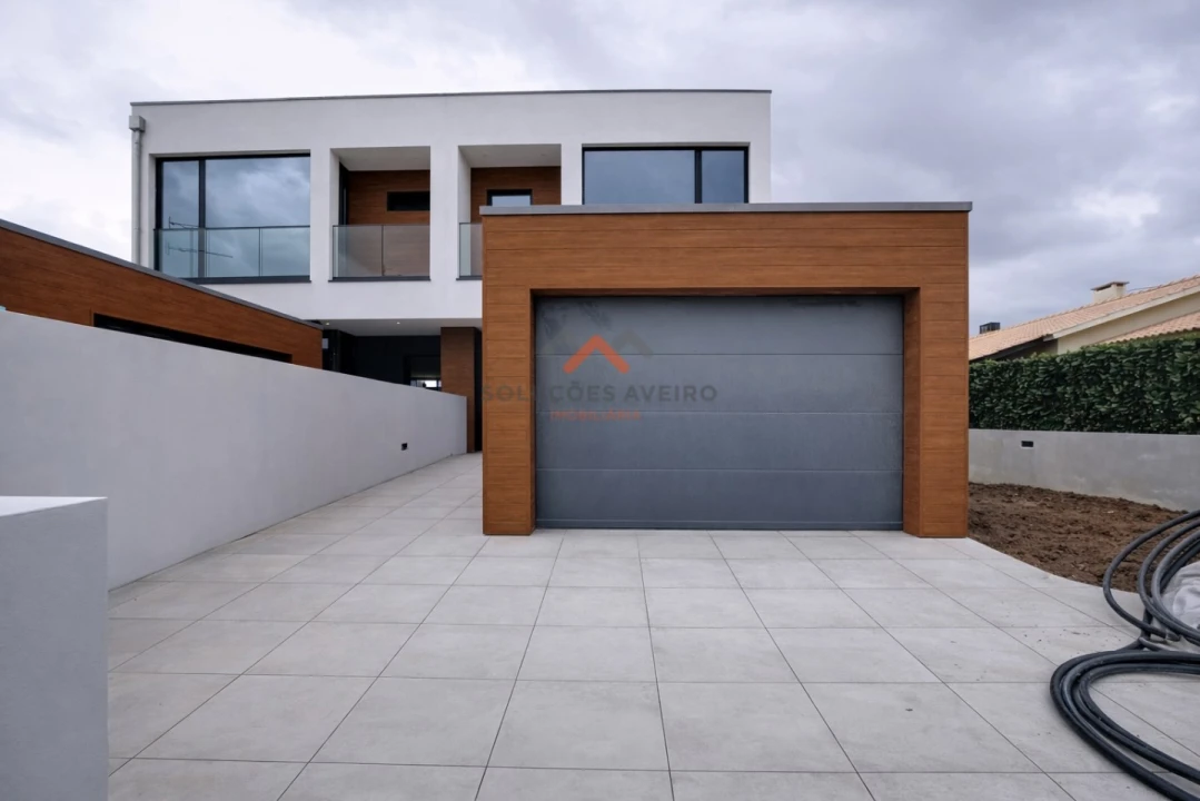 Moradia T4 para Venda em Aradas Foto 2