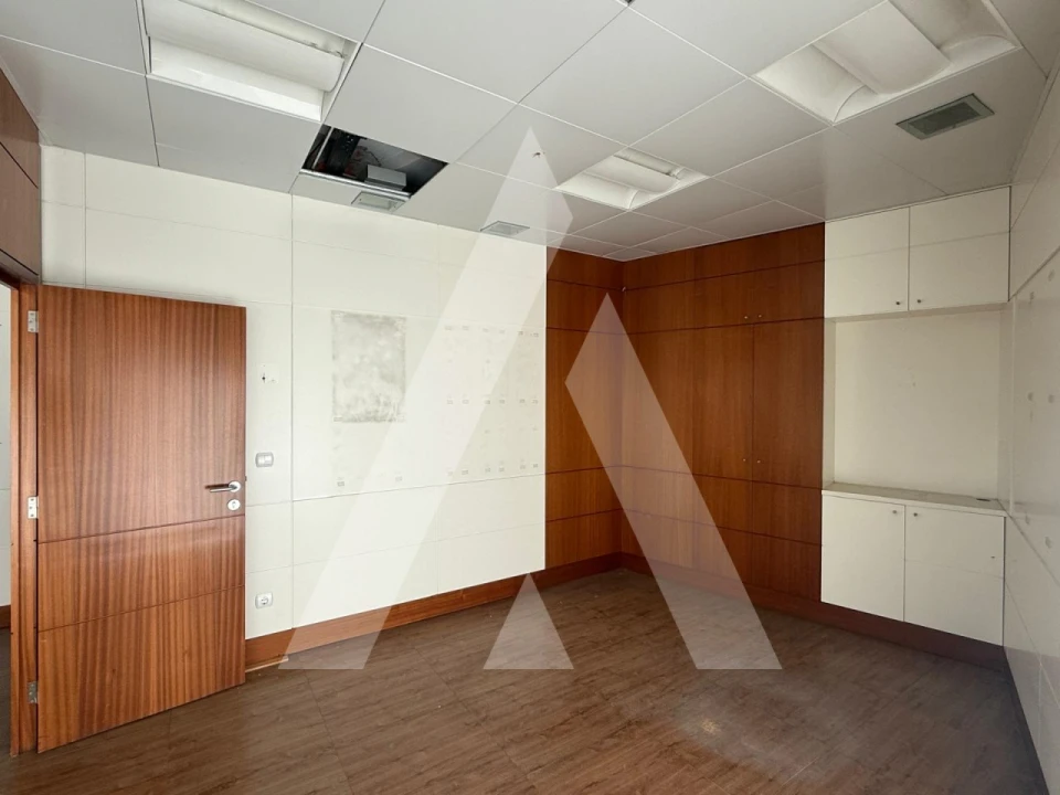 Escritório para Venda em Marinha Grande Foto 11