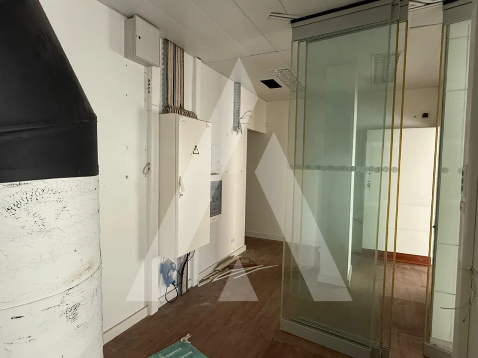 Escritório para Venda em Marinha Grande Foto 14