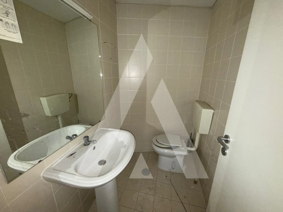 Escritório para Venda em Marinha Grande Foto 21