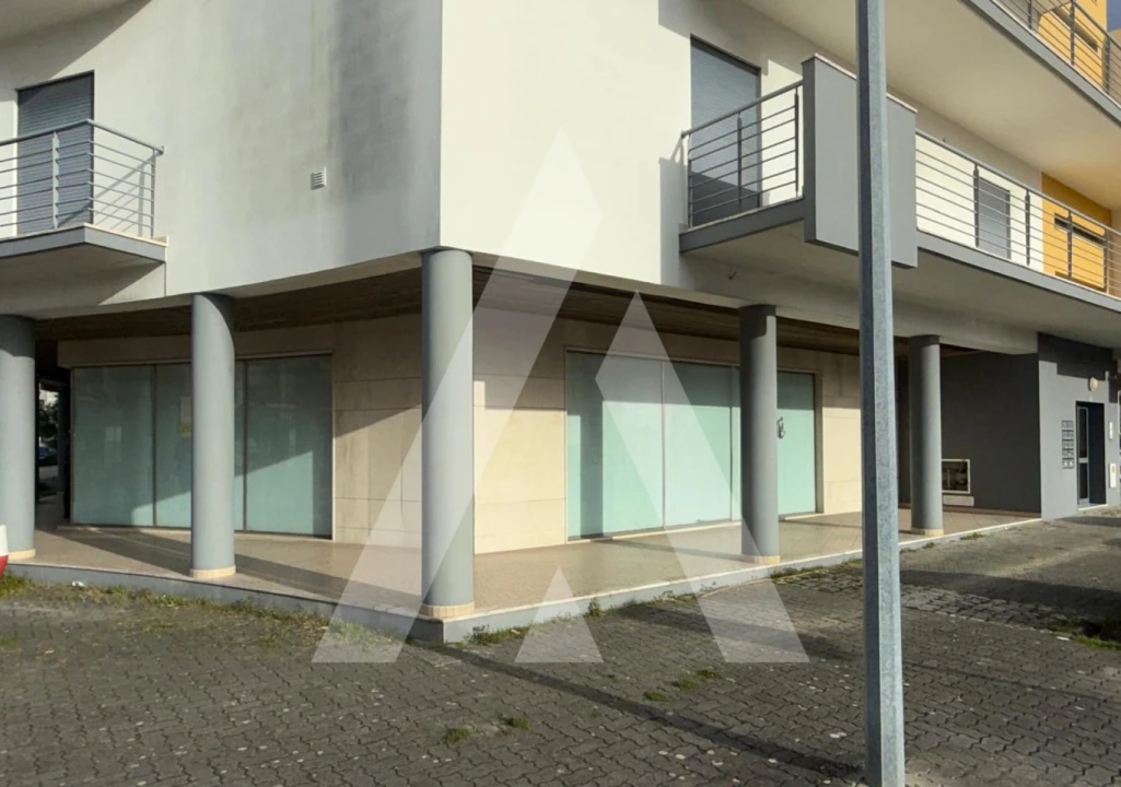 Escritório para Venda em Marinha Grande Foto 1