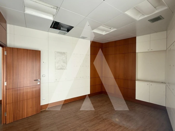 Escritório para Venda em Marinha Grande Foto 11