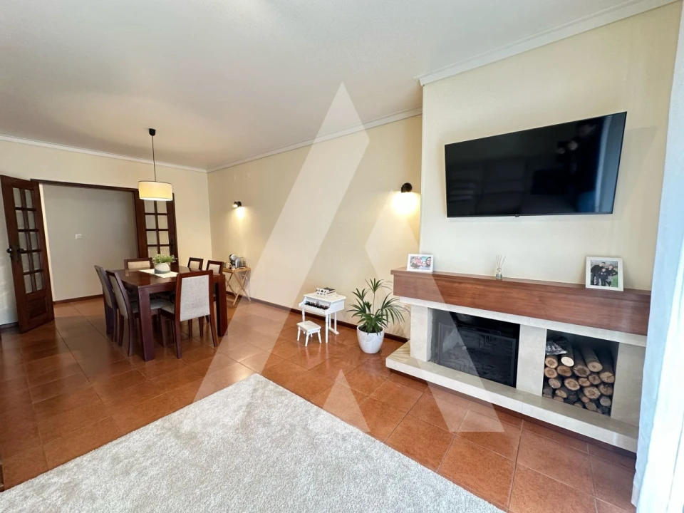 Moradia T4 para Venda em Oiã Foto 1