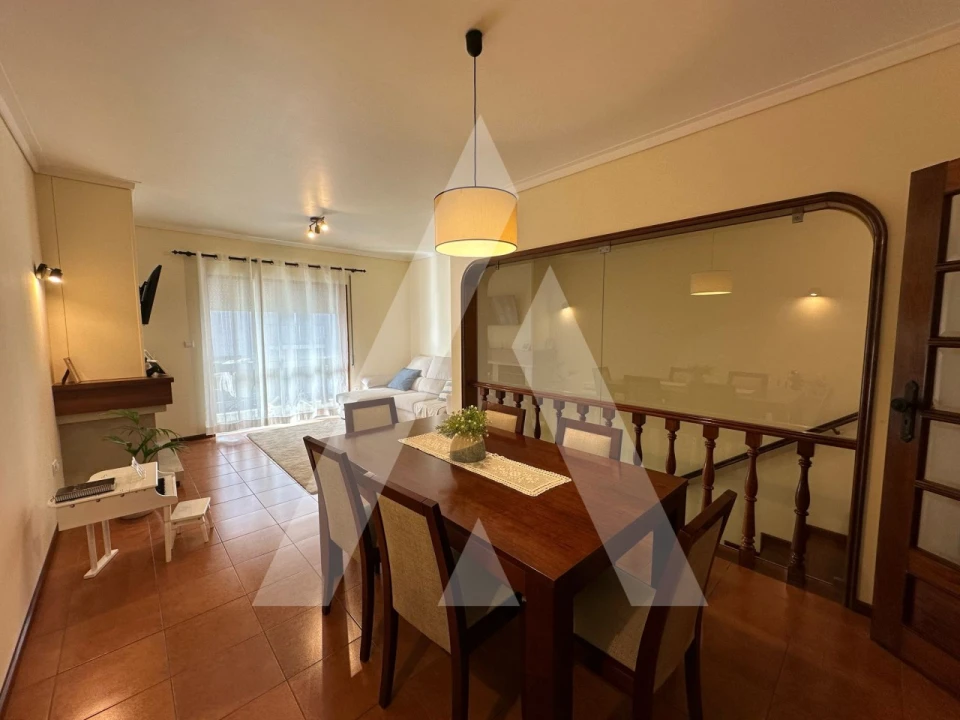 Moradia T4 para Venda em Oiã Foto 2