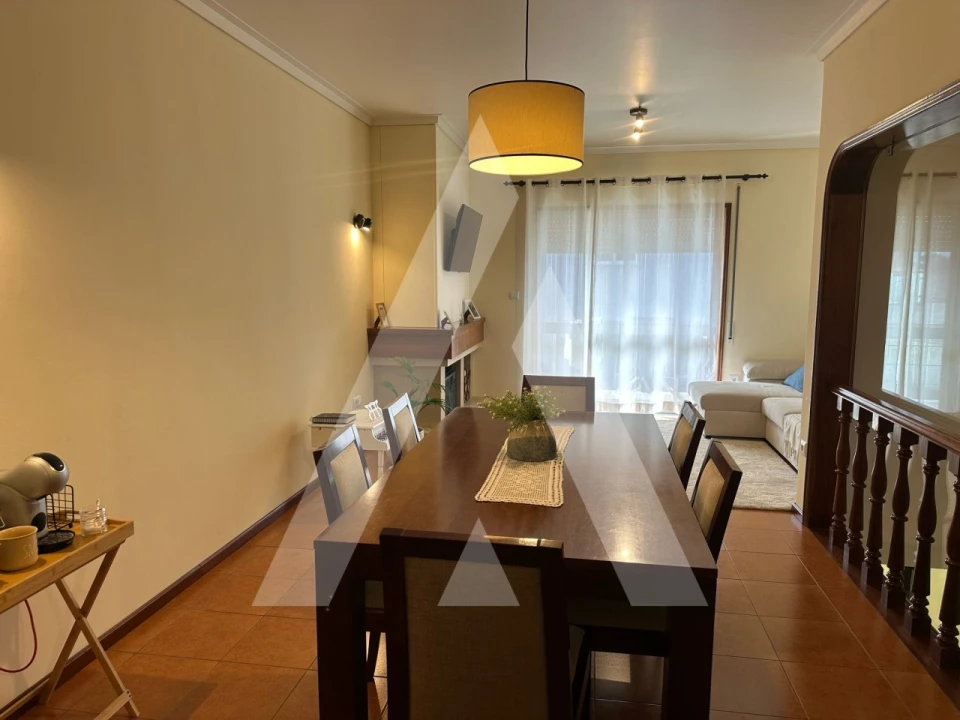 Moradia T4 para Venda em Oiã Foto 3