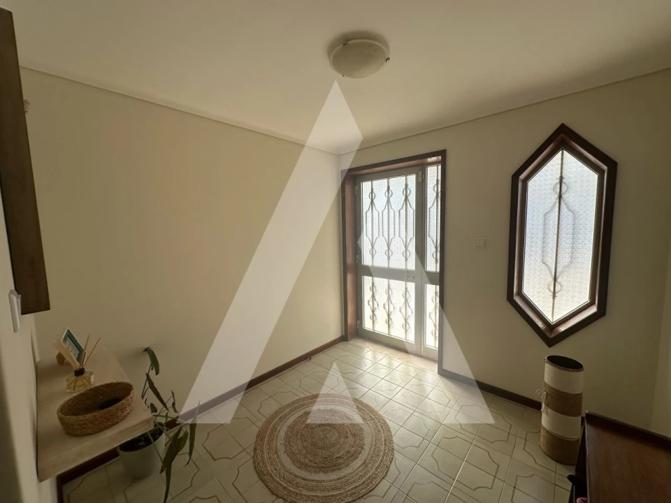 Moradia T4 para Venda em Oiã Foto 6