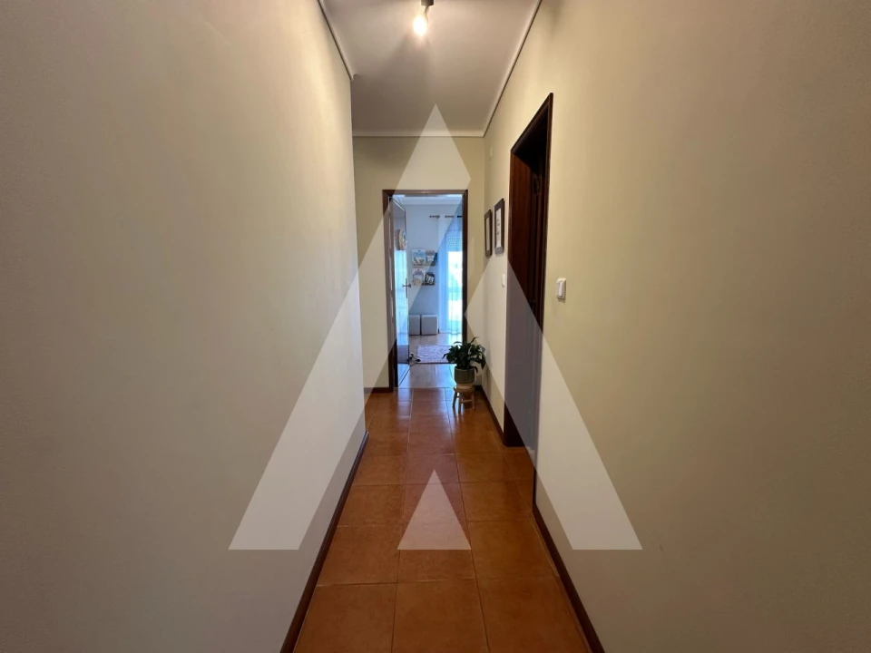 Moradia T4 para Venda em Oiã Foto 12