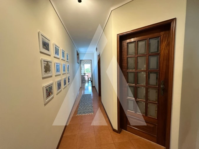 Moradia T4 para Venda em Oiã Foto 11