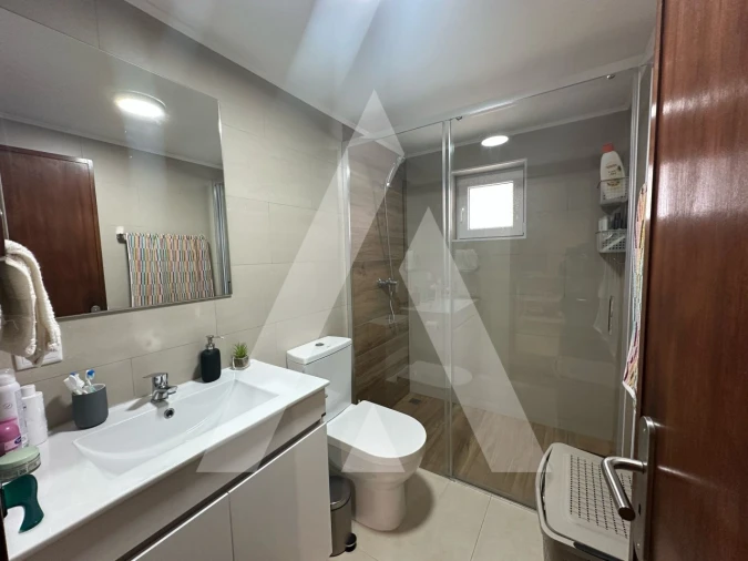 Moradia T4 para Venda em Oiã Foto 27