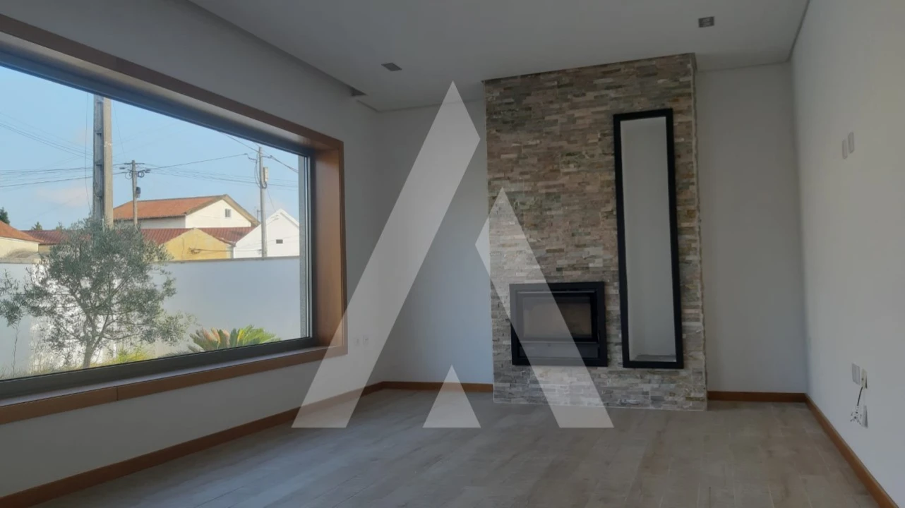 Moradia T3 para Venda em Bustos, Troviscal e Mamarrosa Foto 2