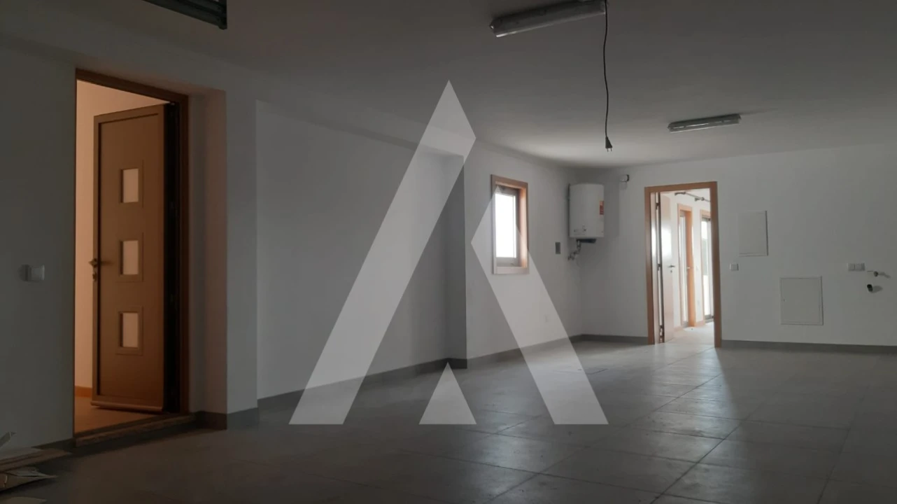 Moradia T3 para Venda em Bustos, Troviscal e Mamarrosa Foto 4