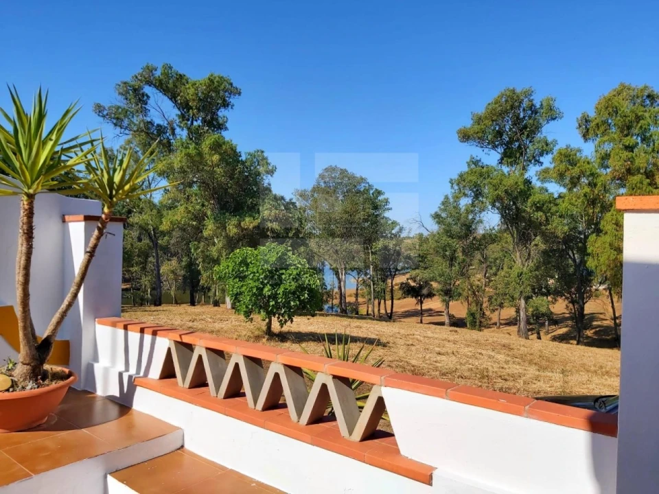 Moradia T5 para Venda em Corte do Pinto Foto 8