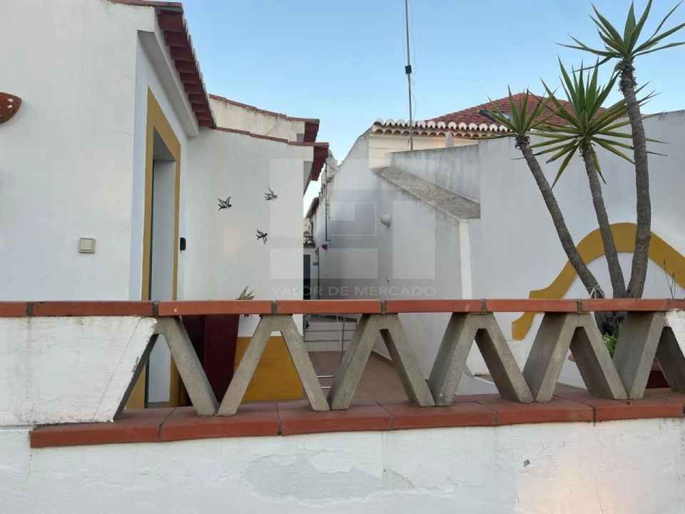 Moradia T5 para Venda em Corte do Pinto Foto 10