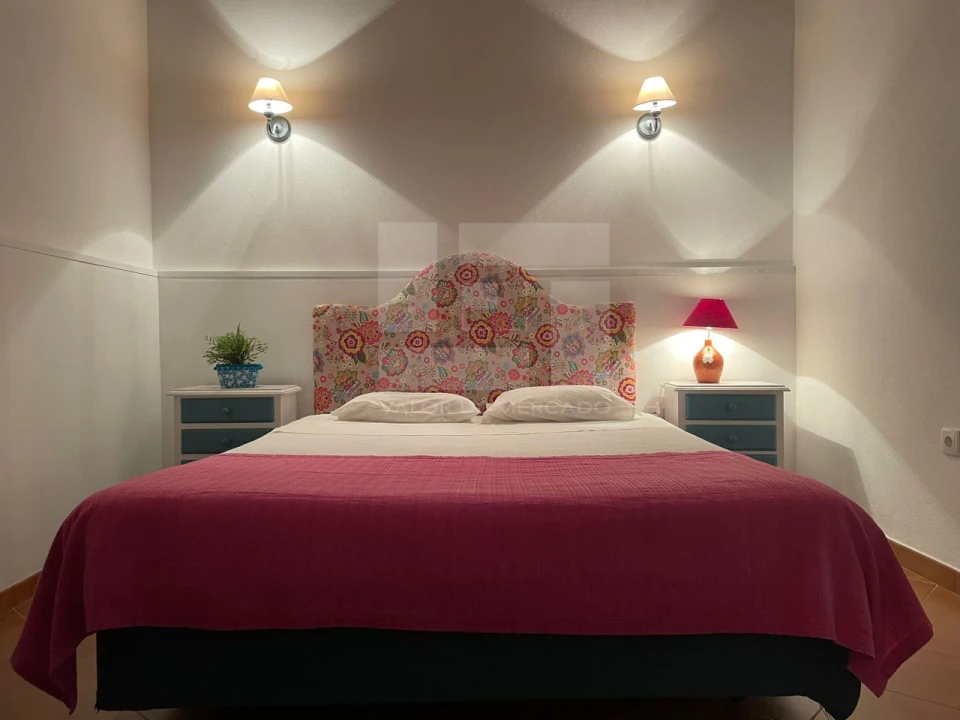 Moradia T5 para Venda em Corte do Pinto Foto 1