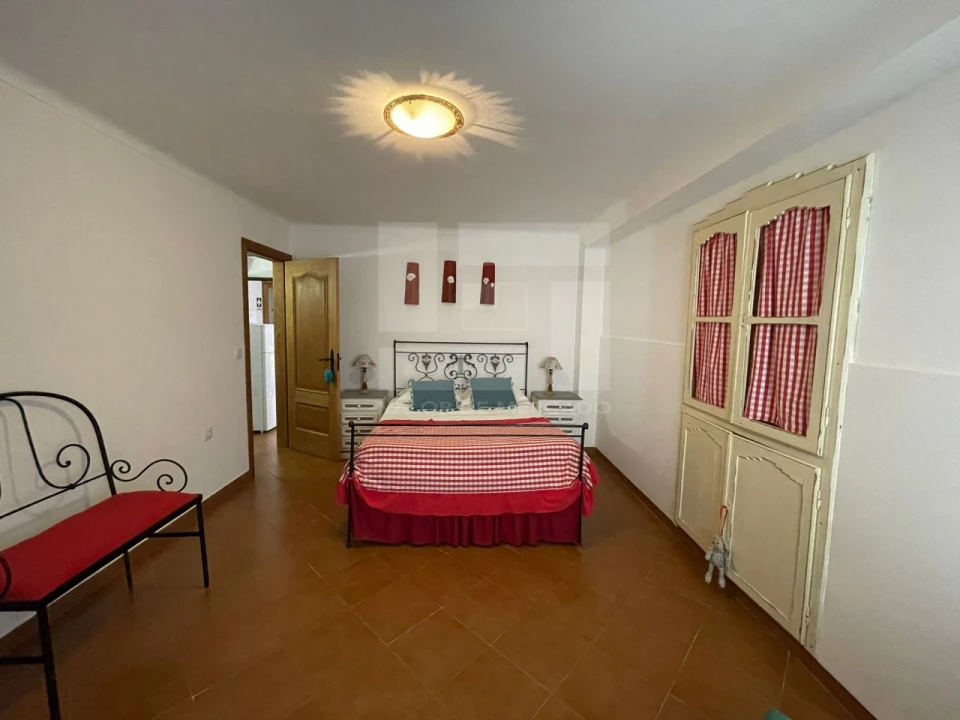 Moradia T5 para Venda em Corte do Pinto Foto 4