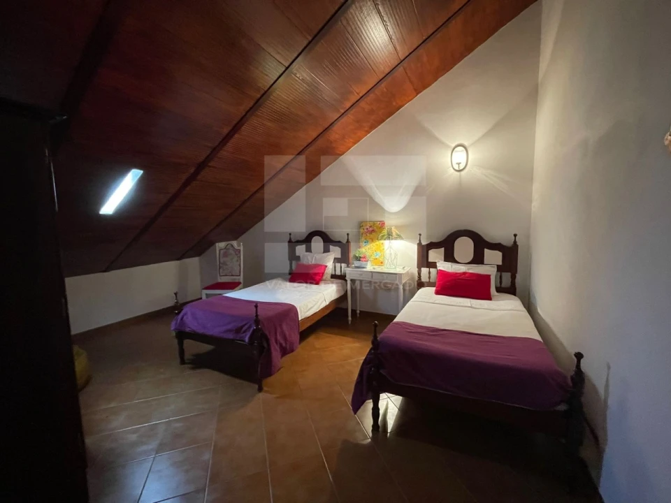 Moradia T5 para Venda em Corte do Pinto Foto 42