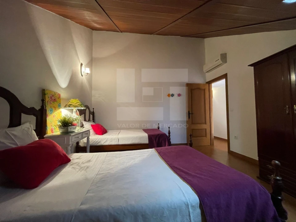 Moradia T5 para Venda em Corte do Pinto Foto 45