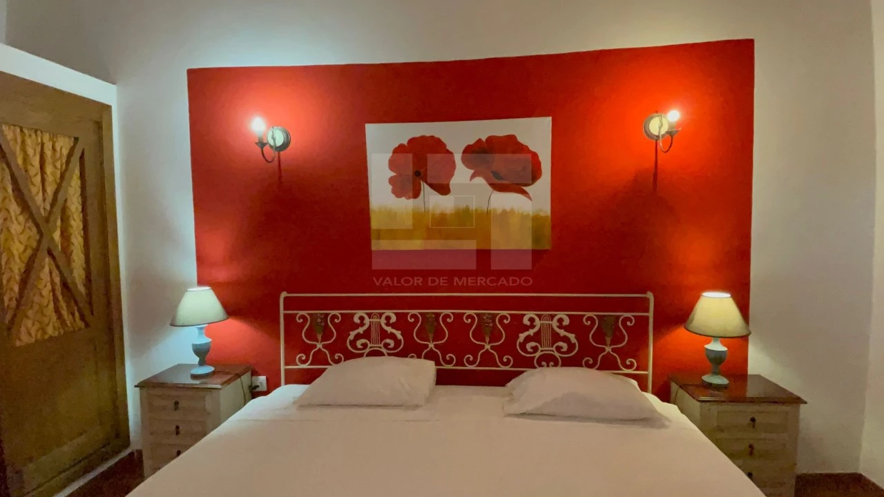 Moradia T5 para Venda em Corte do Pinto Foto 52