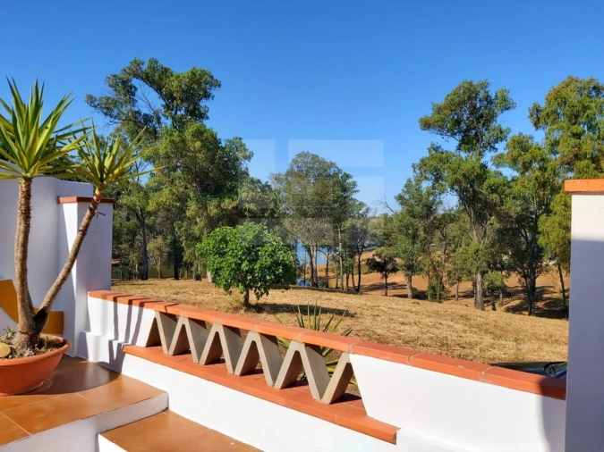 Moradia T5 para Venda em Corte do Pinto Foto 8