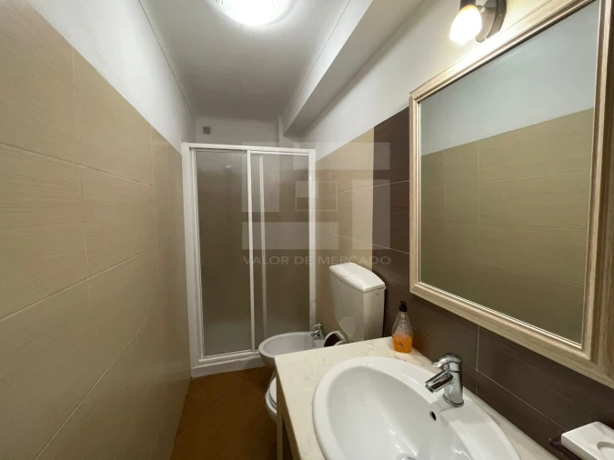 Moradia T5 para Venda em Corte do Pinto Foto 40