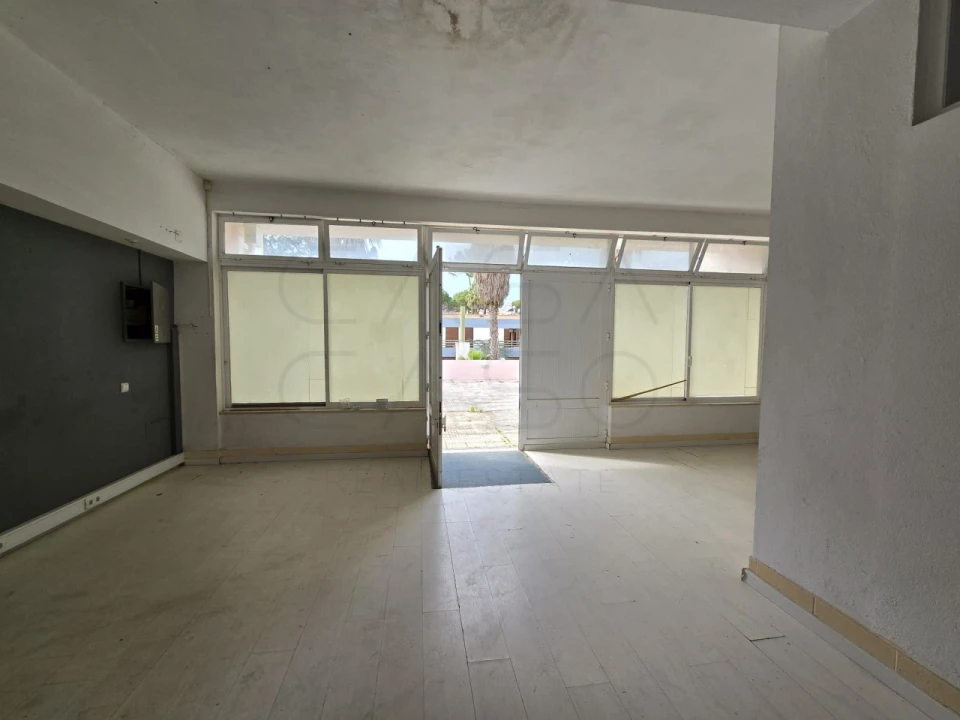 Loja para Arrendamento em Carvalhal Foto 8