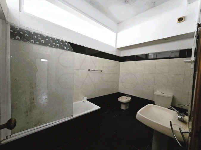 Loja para Arrendamento em Carvalhal Foto 16