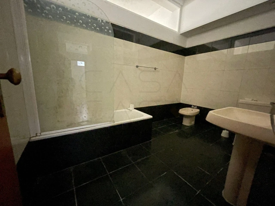 Loja para Arrendamento em Carvalhal Foto 16