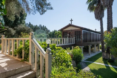 Quinta T6 para Venda em Monte Córdova