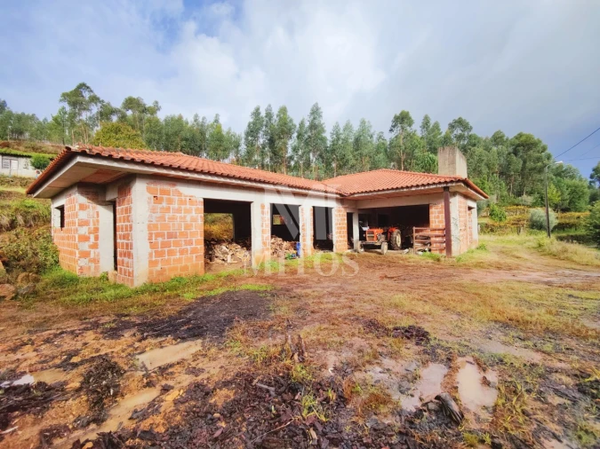 Moradia T3 para Venda em Estorãos Foto 1