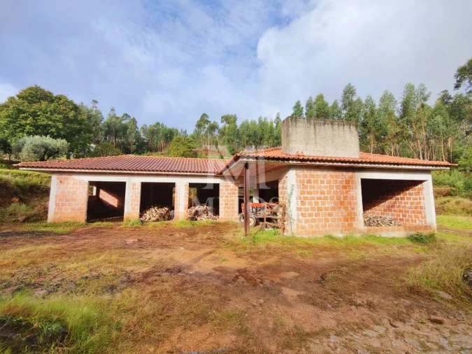 Moradia T3 para Venda em Estorãos Foto 2