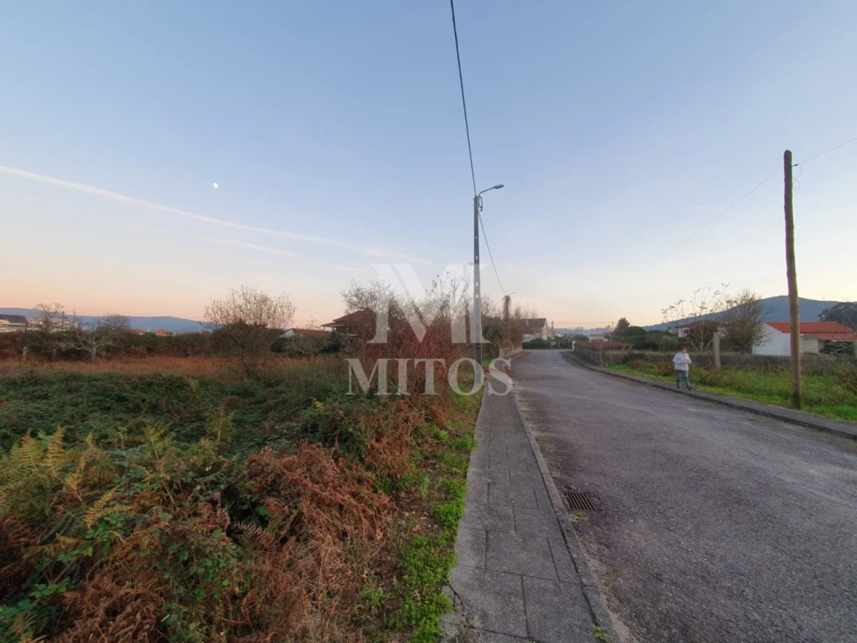Terreno para Venda em Campos e Vila Meã Foto 2