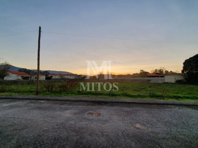 Terreno para Venda em Campos e Vila Meã Foto 3