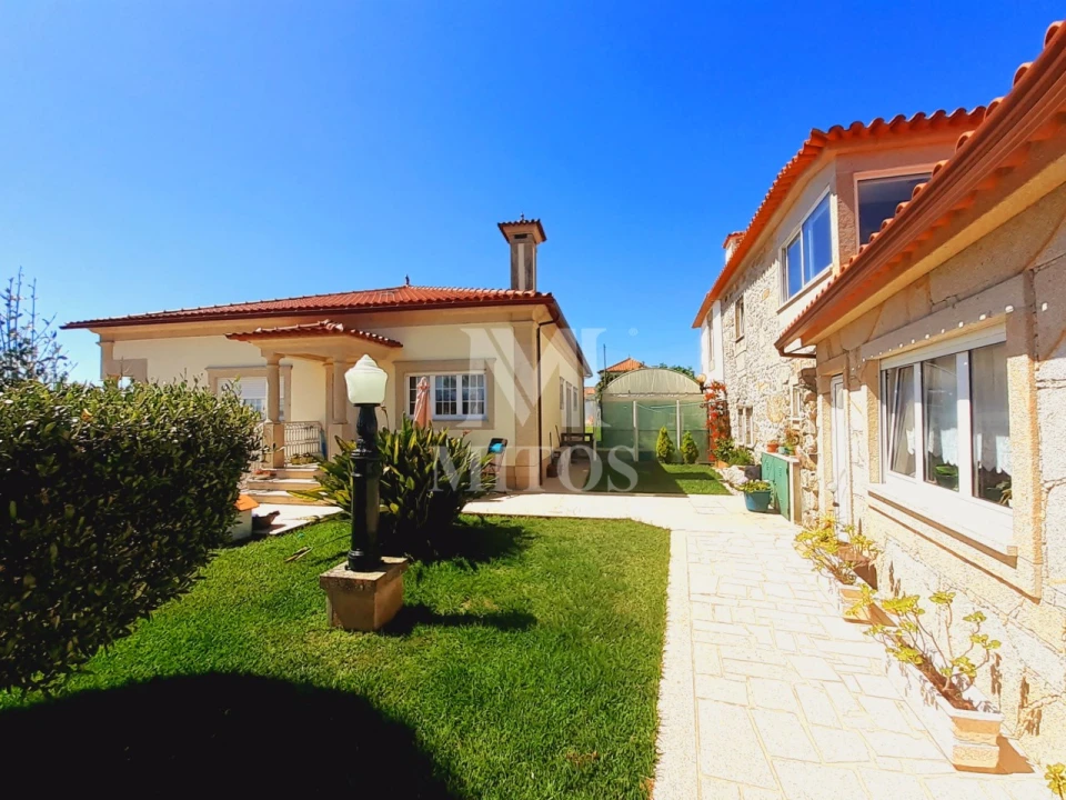 Moradia T5 para Venda em Areosa Foto 3