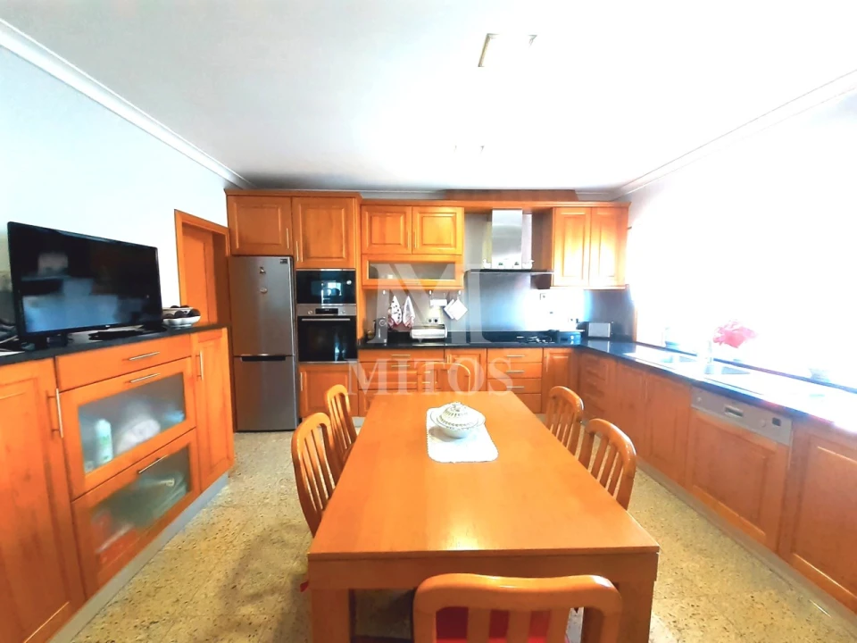 Moradia T5 para Venda em Areosa Foto 11