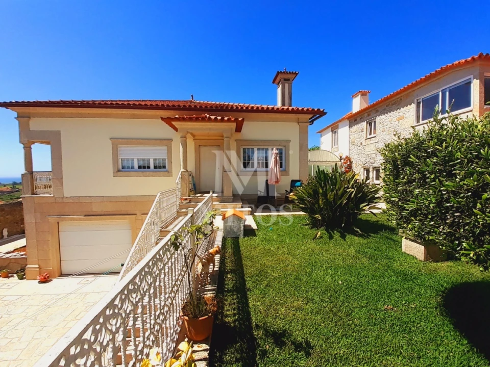 Moradia T5 para Venda em Areosa Foto 38