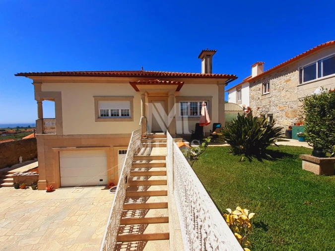 Moradia T5 para Venda em Areosa Foto 32