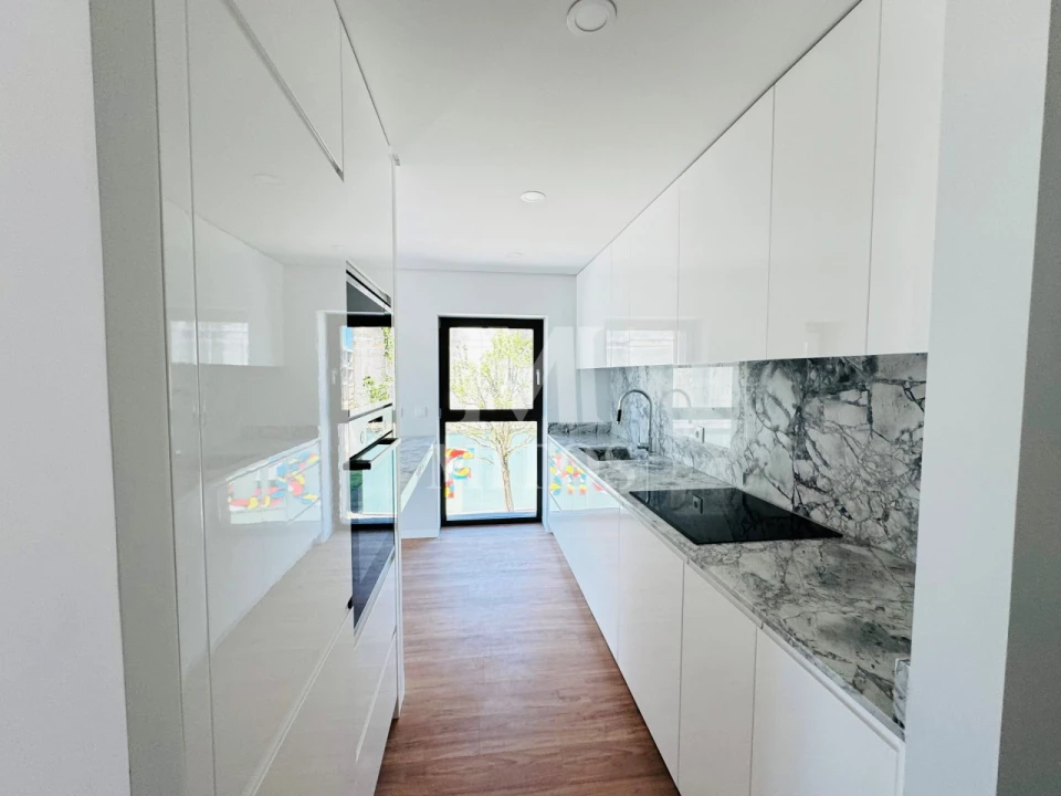 Apartamento T3 para Arrendamento em Santa Maria Maior e Monserrate e Meadela Foto 3