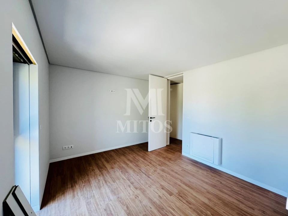 Apartamento T3 para Arrendamento em Santa Maria Maior e Monserrate e Meadela Foto 8