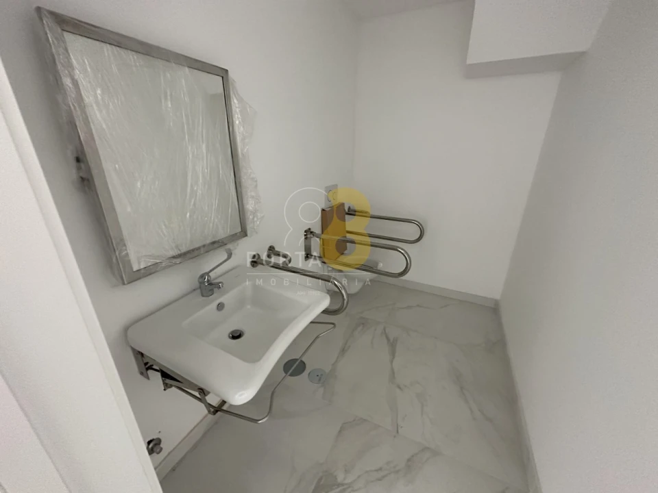 Loja para Arrendamento em Mafamude e Vilar do Paraíso Foto 12