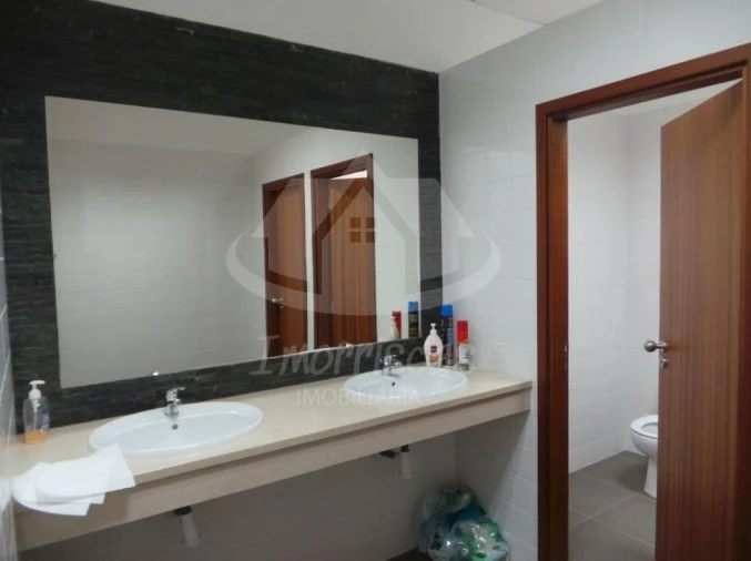 Armazém para Venda em Santo Antão e São Julião do Tojal Foto 12