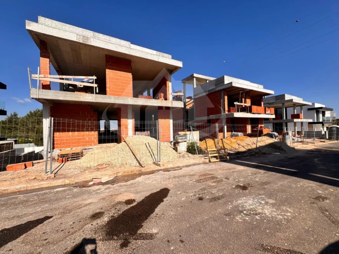 Moradia T4 para Venda em Vialonga Foto 5