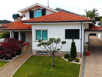 Moradia T4 para Venda em Gondomar (São Cosme), Valbom e Jovim