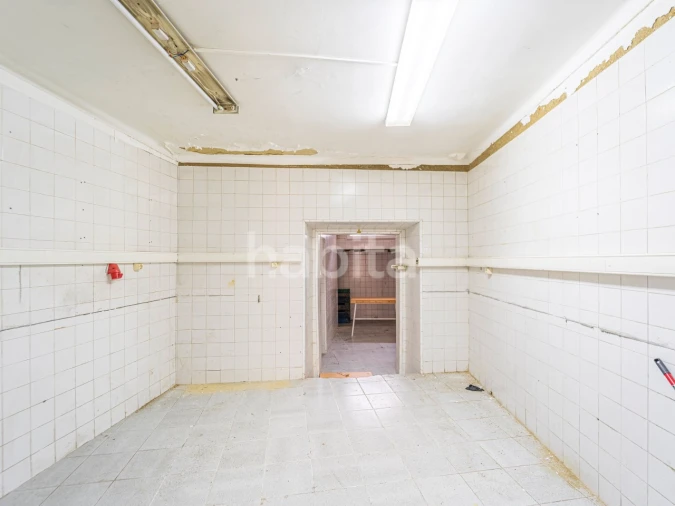 Armazém para Arrendamento em Santo António